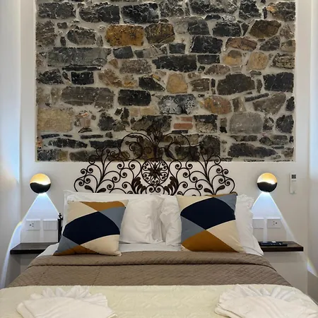 Lina & ゲストハウス 4*