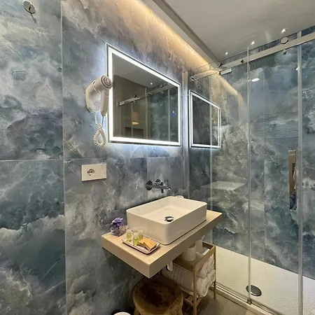 Lina & ゲストハウス