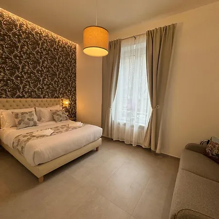 Lina & 4* لا سبيتسْيا